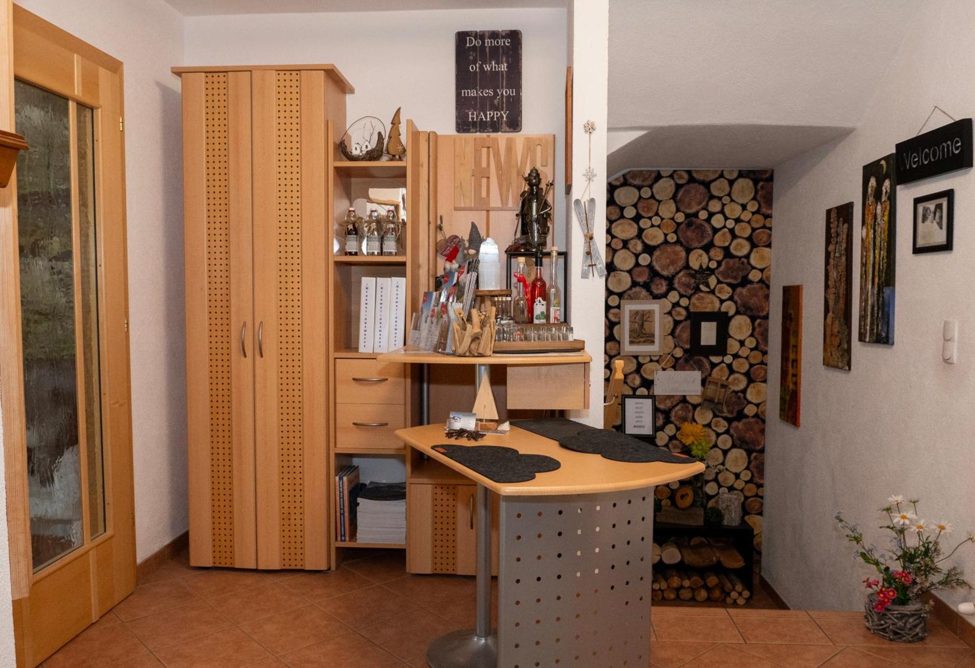 Haus Alpin Apartments Pettneu am Arlberg Exterior foto