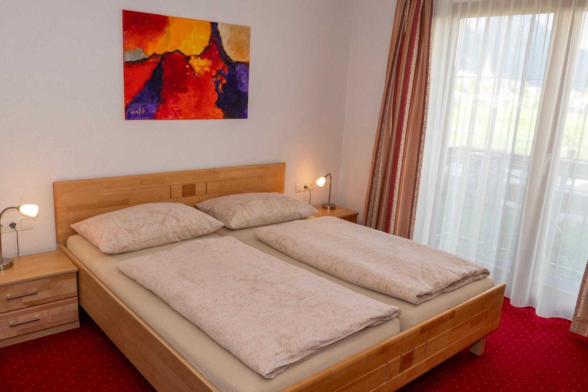 Haus Alpin Apartments Pettneu am Arlberg Exterior foto