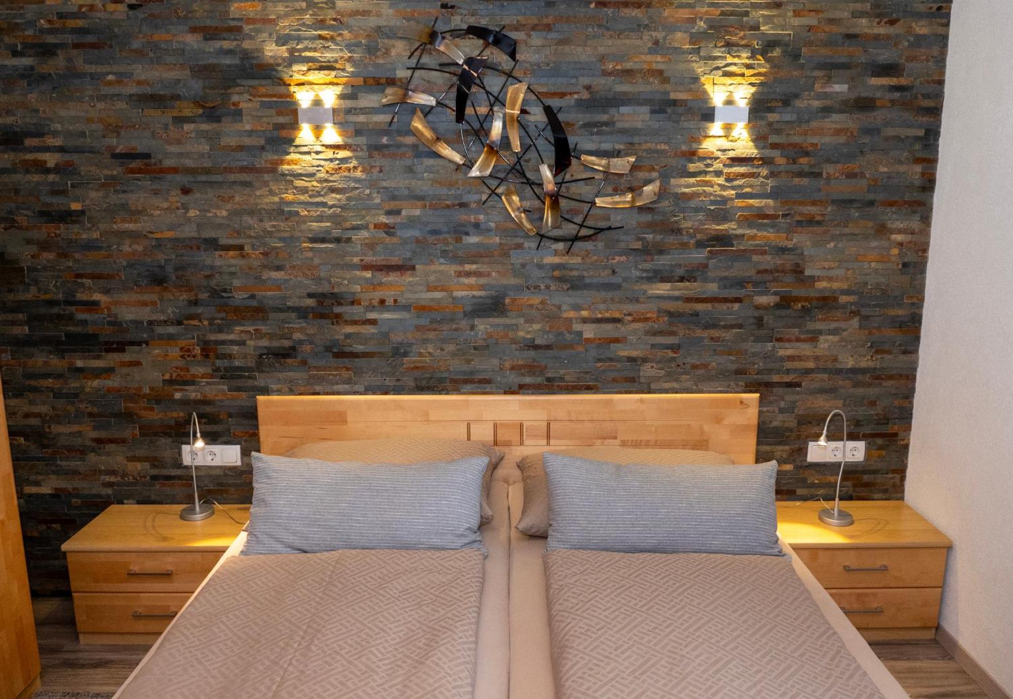 Haus Alpin Apartments Pettneu am Arlberg Exterior foto